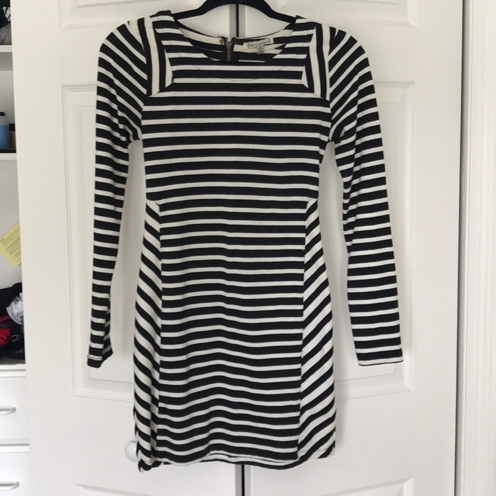 Black and white bodycon dress